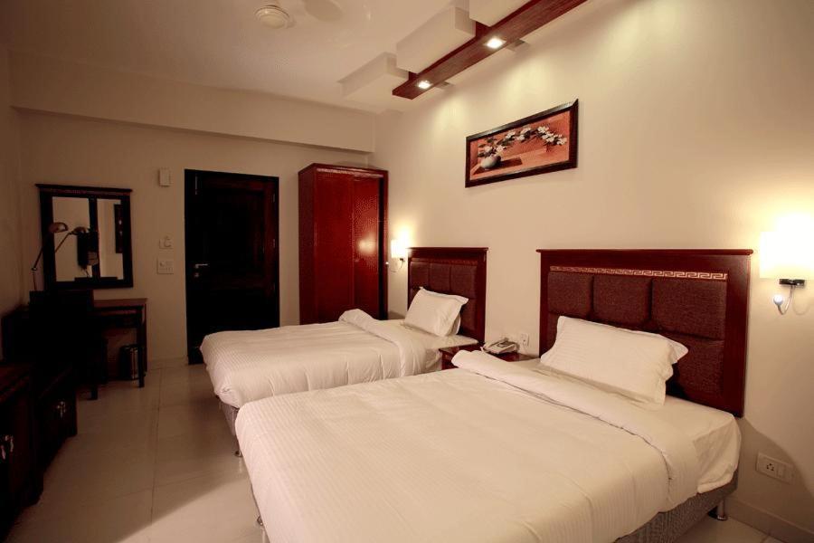 Kartikay Hotel Hisar Exterior photo