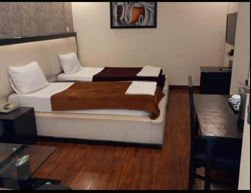 Kartikay Hotel Hisar Room photo