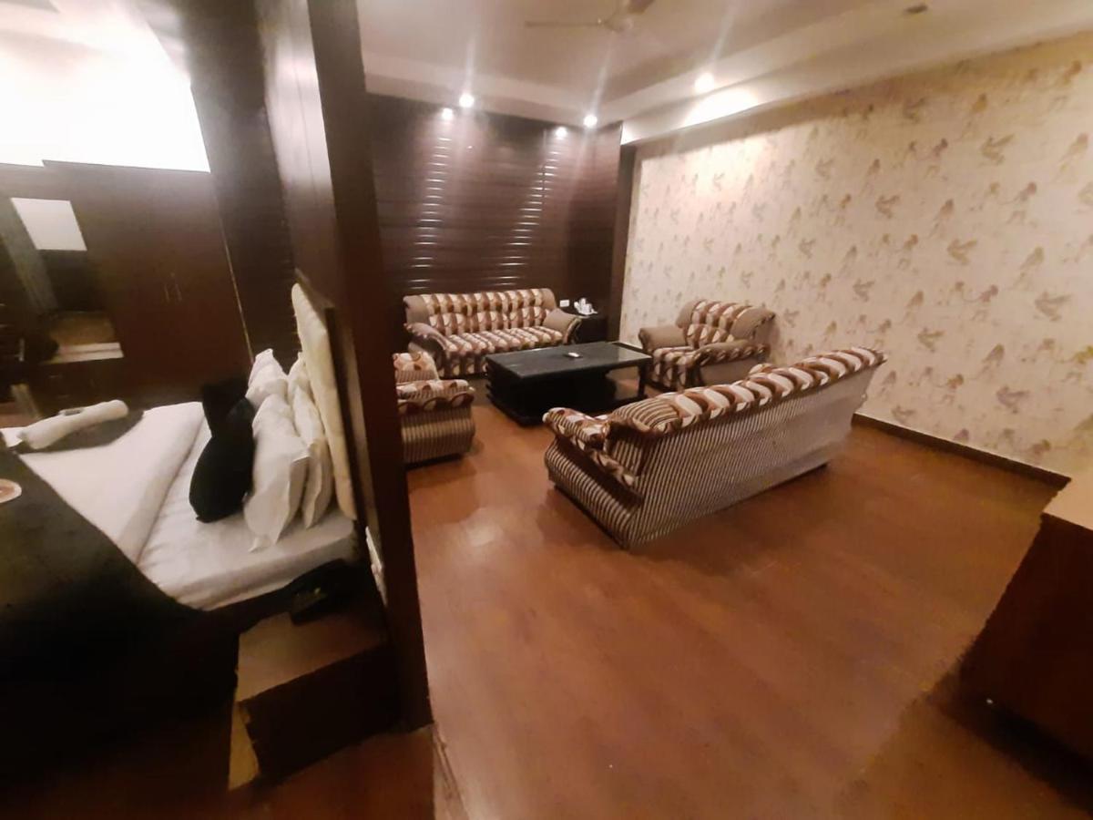 Kartikay Hotel Hisar Exterior photo