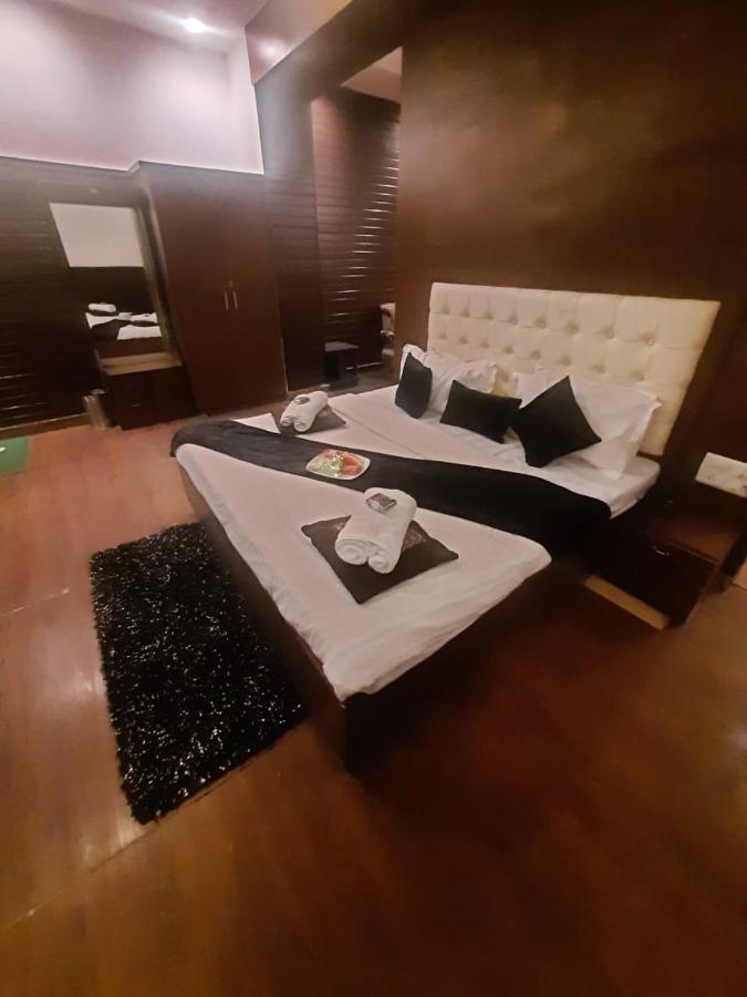 Kartikay Hotel Hisar Exterior photo