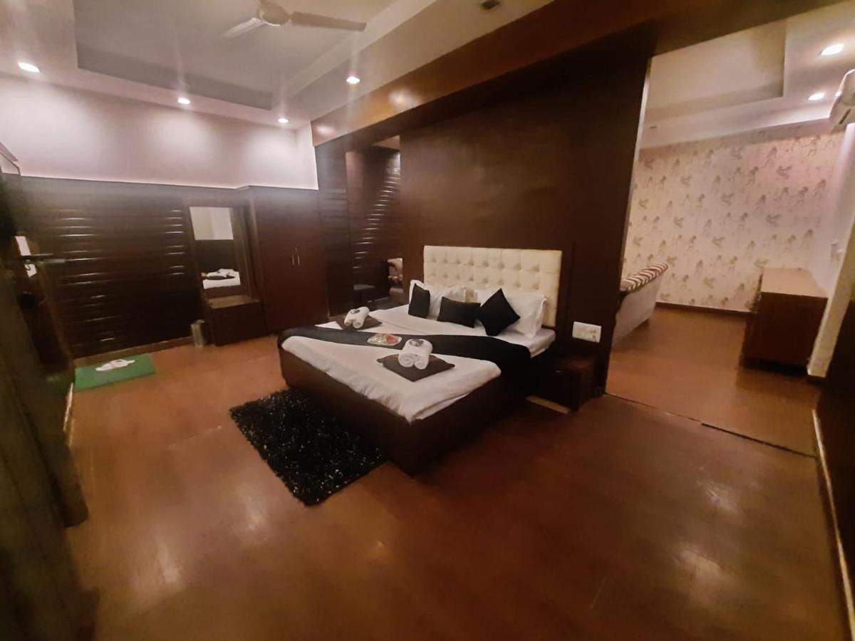 Kartikay Hotel Hisar Exterior photo