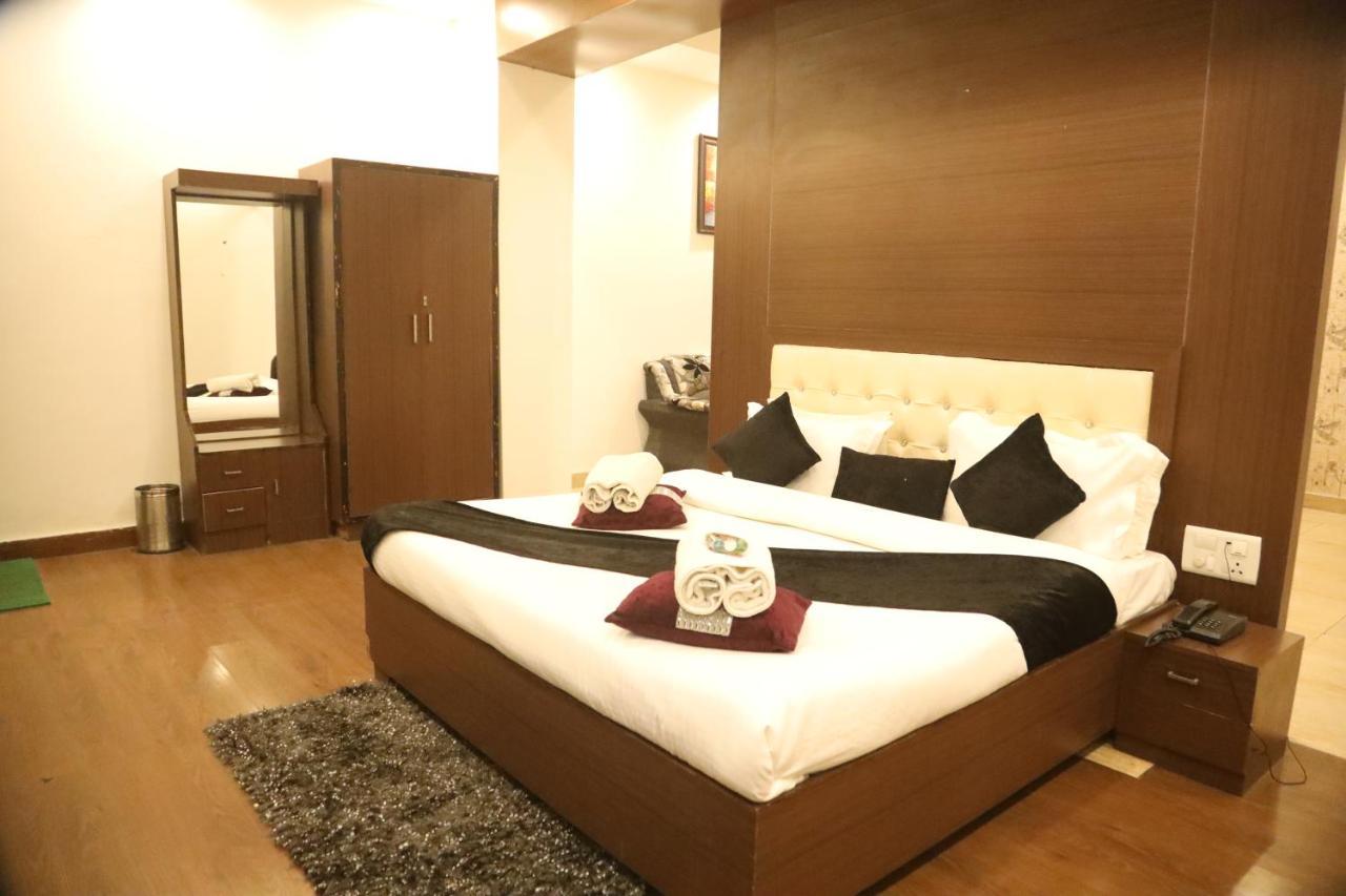 Kartikay Hotel Hisar Exterior photo