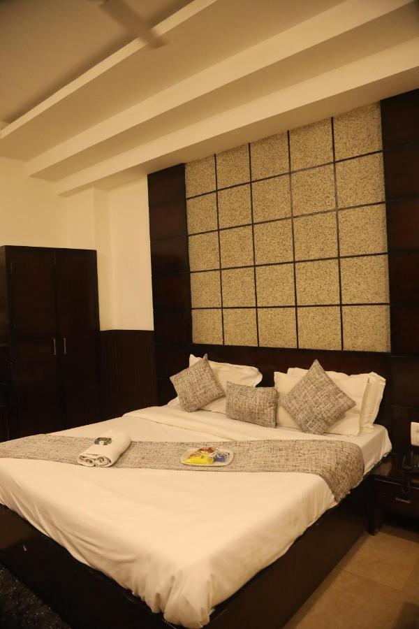 Kartikay Hotel Hisar Exterior photo